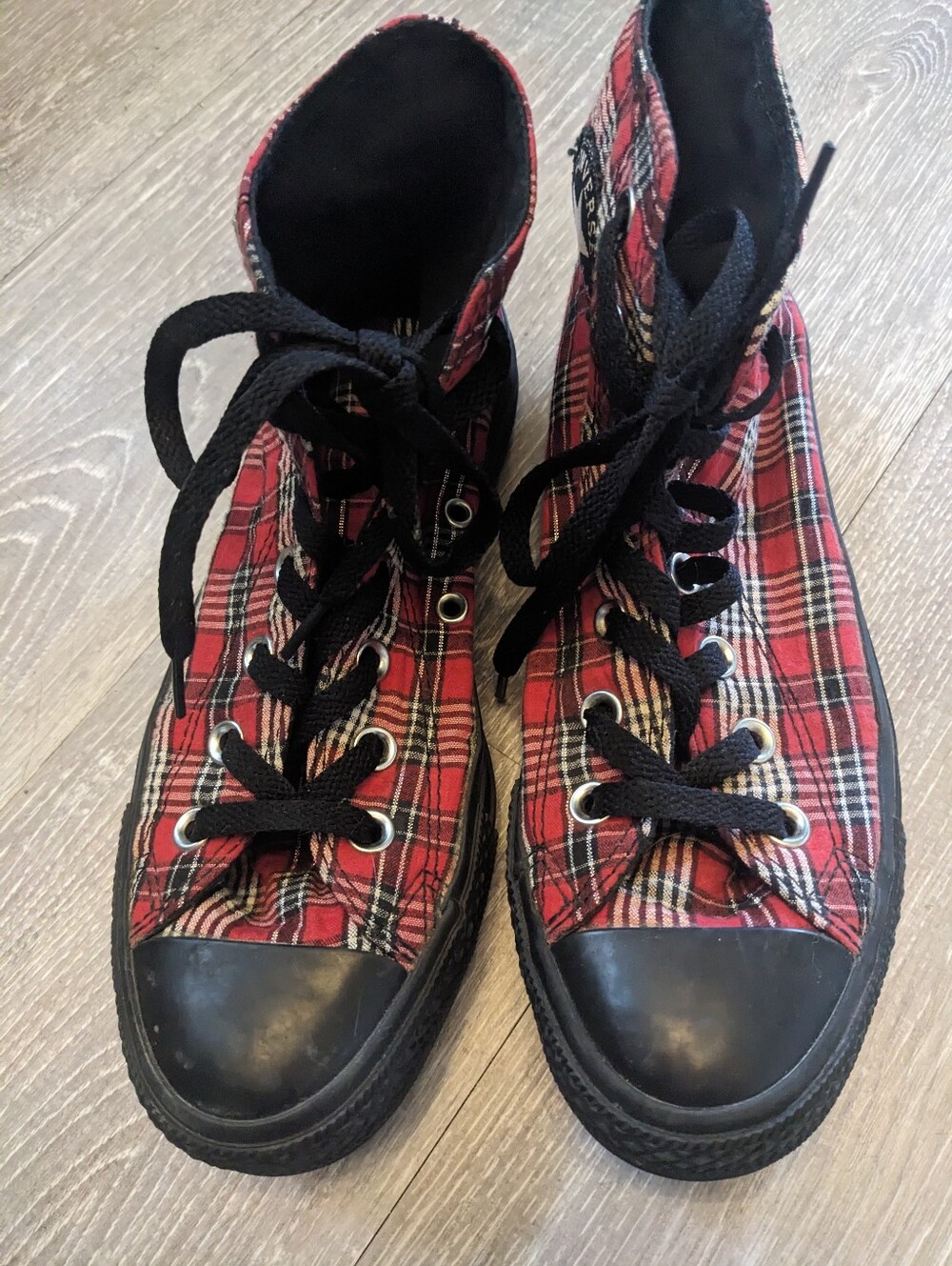 Converse Sneakers Plaid High Top Womens 7 Mens 5  Red Black Classic Style